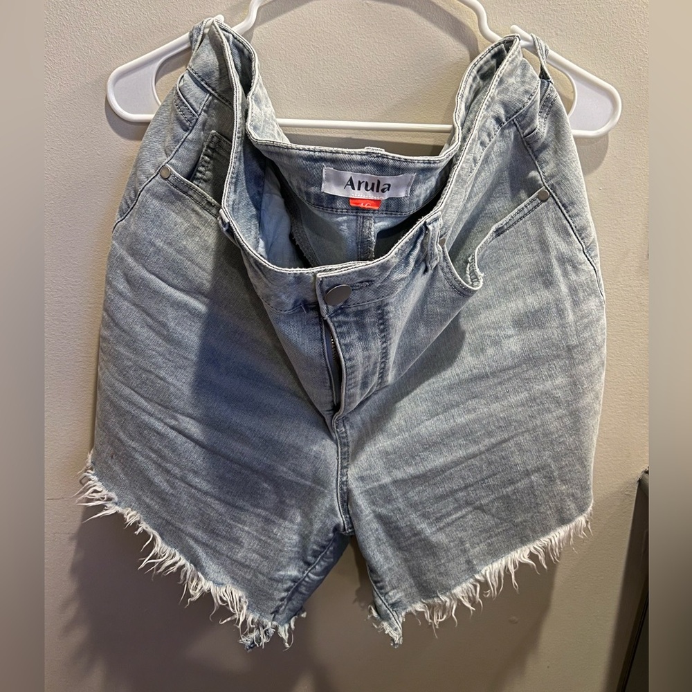 ARULA Light Blue Frayed Hem Denim Shorts Relaxed Fit
